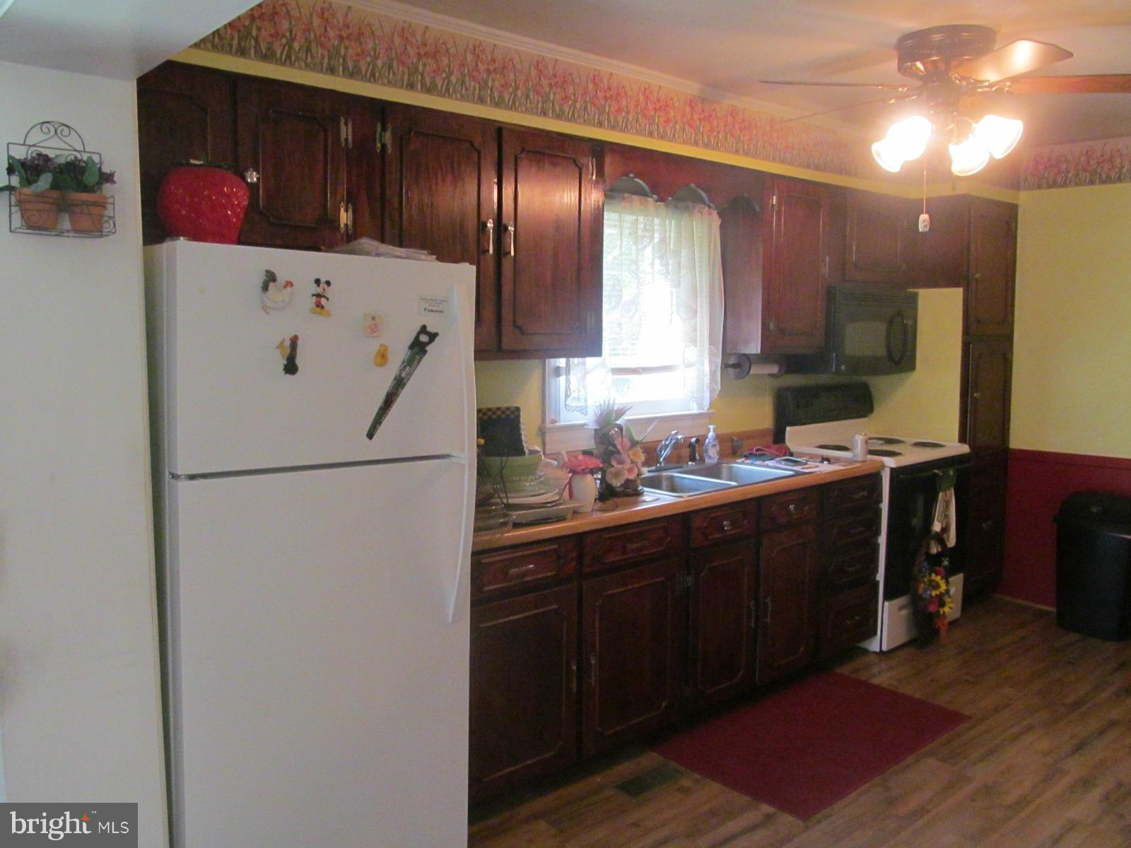 13 Waterfall Road Chester Gap, VA 22623 - Photo 14 of 19 Kitchen