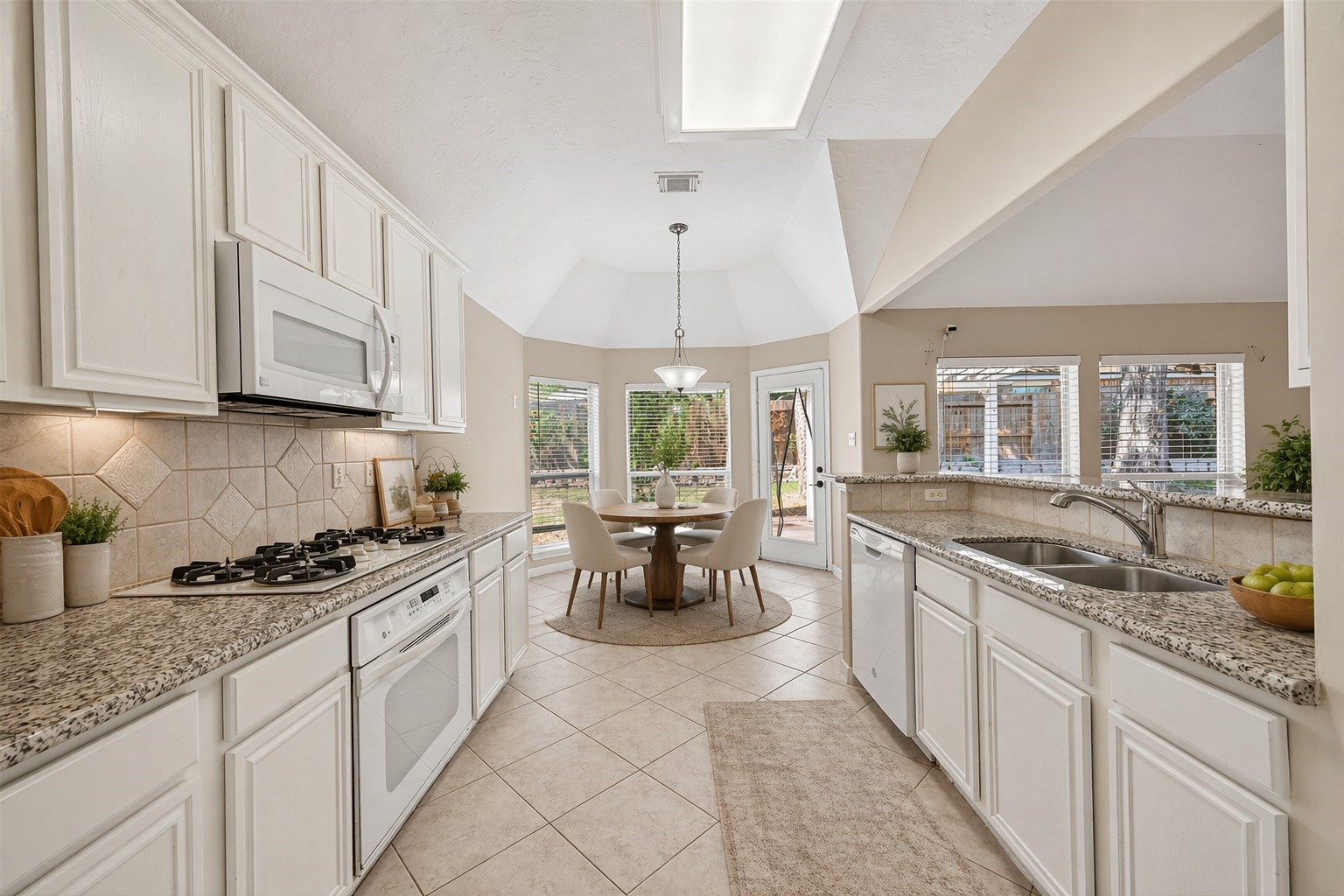 23211 Goldensong Court Spring, TX 77373 - Photo 26 of 50 Light and bright. virtually staged