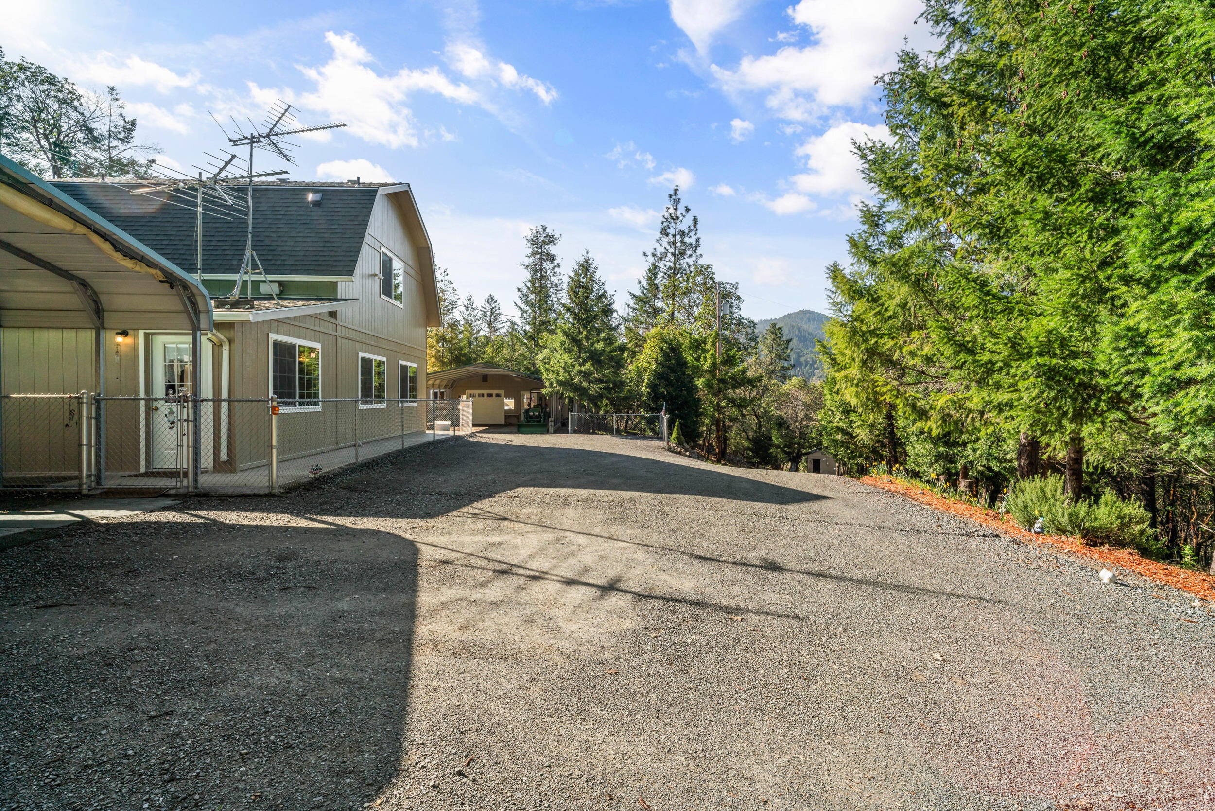 4892 North River Road Gold Hill, OR 97525 - Photo 8 of 35 2e Home Front