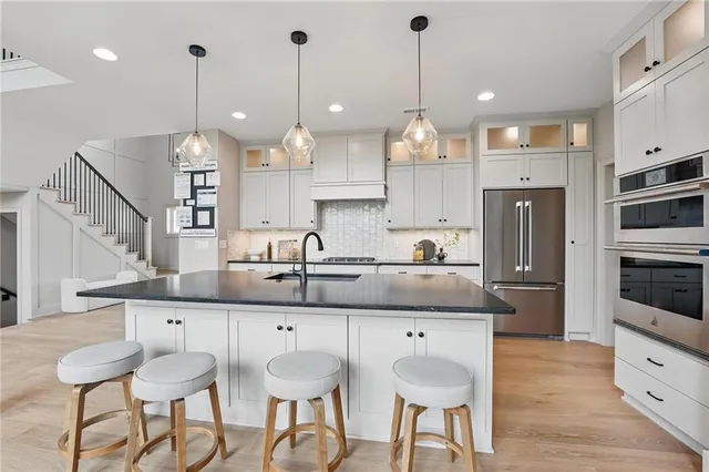 $750,000 | 1506 Northwest 106th Terrace, Kansas City, MO 64155