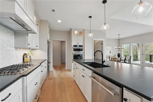 $750,000 | 1506 Northwest 106th Terrace, Kansas City, MO 64155