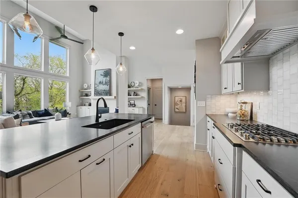 $750,000 | 1506 Northwest 106th Terrace, Kansas City, MO 64155