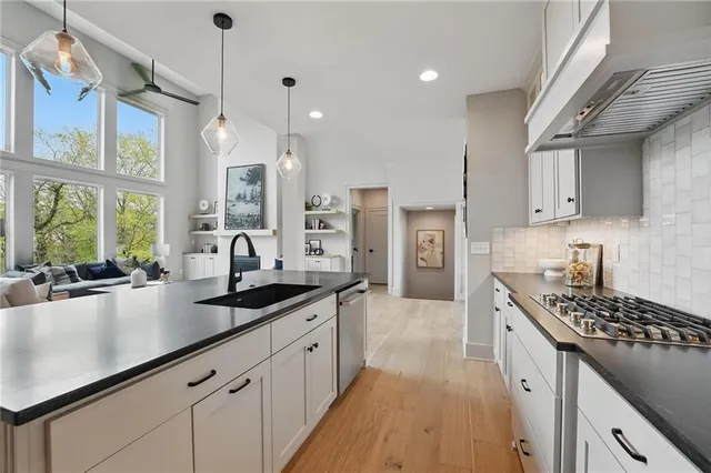 $750,000 | 1506 Northwest 106th Terrace, Kansas City, MO 64155