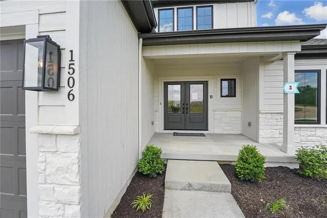 $750,000 | 1506 Northwest 106th Terrace, Kansas City, MO 64155