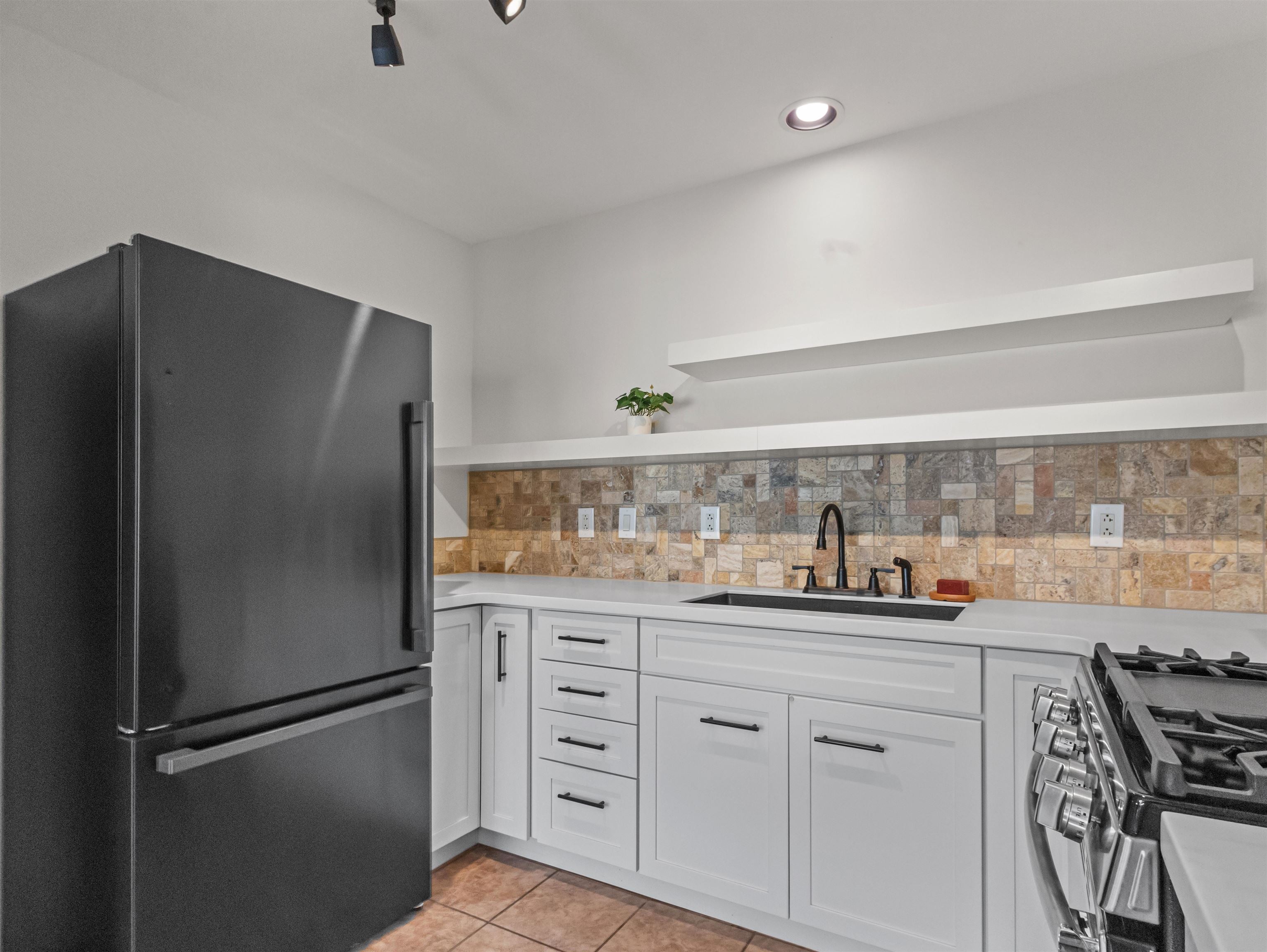 18 Comanche Road, Unit 33 El Prado, NM 87529 - Photo 13 of 37 Gallery Image 13