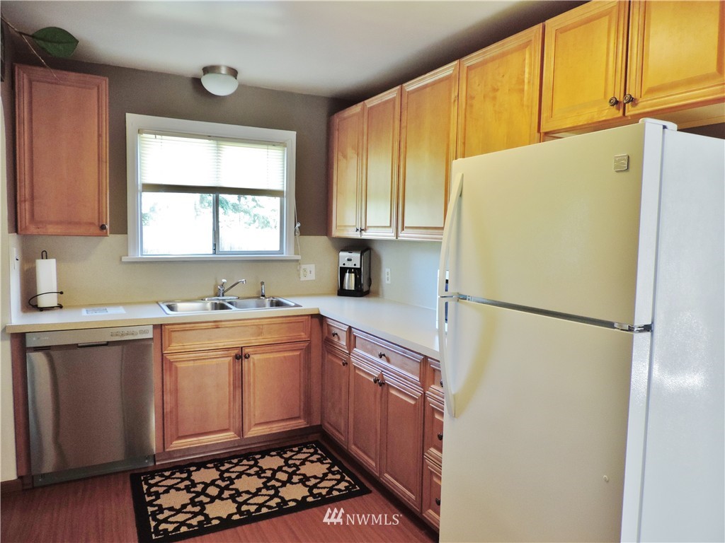7033 Carson Road Everett, WA 98203 - Photo 3 of 16
