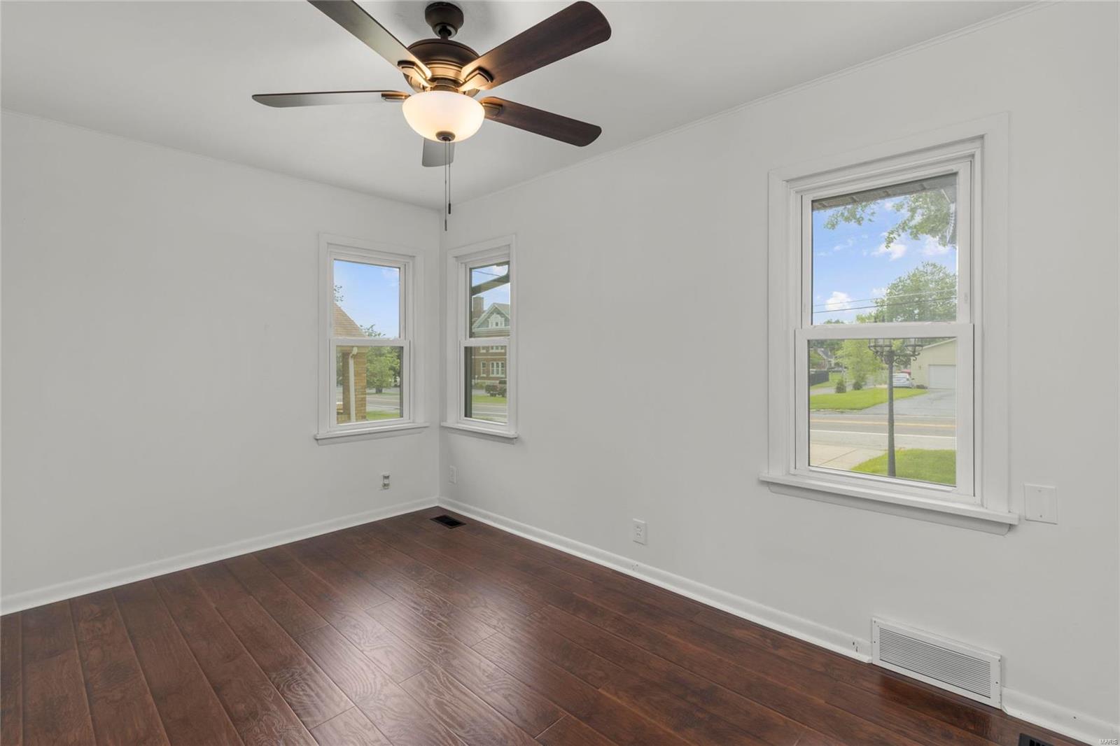 6407 Weber Road St. Louis, MO 63123 - Photo 20 of 35 Gallery Image 20