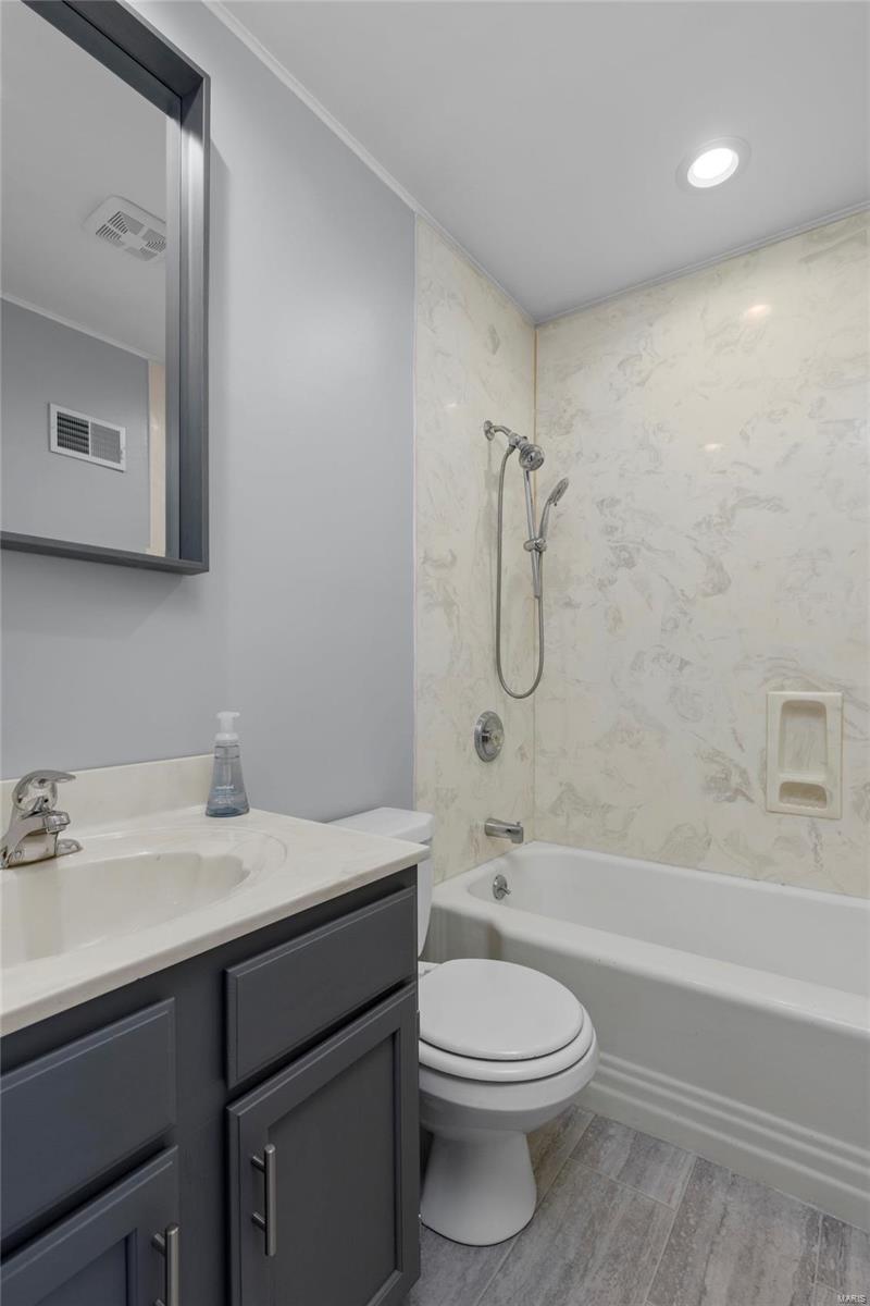 6407 Weber Road St. Louis, MO 63123 - Photo 22 of 35 Gallery Image 22