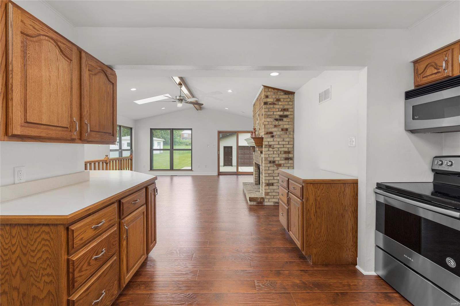 6407 Weber Road St. Louis, MO 63123 - Photo 7 of 35 Gallery Image 7