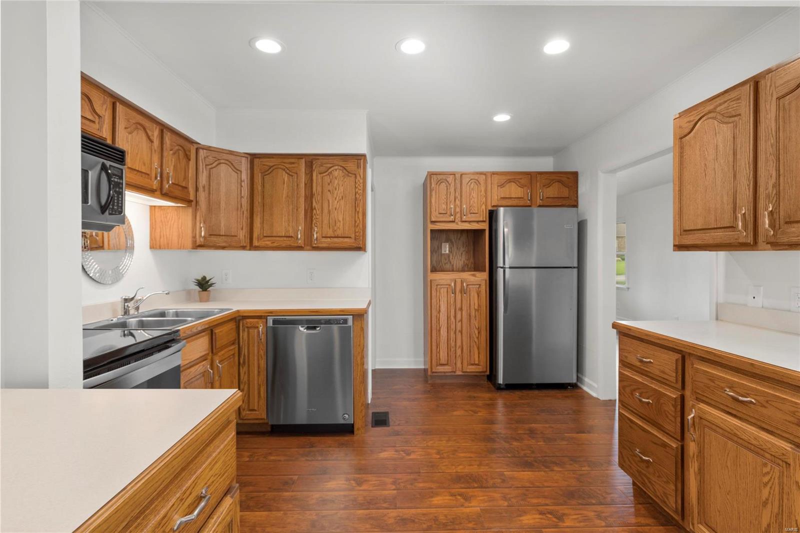 6407 Weber Road St. Louis, MO 63123 - Photo 8 of 35 Gallery Image 8