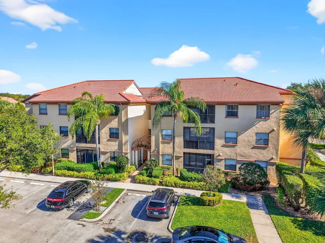 $245,000 | 5099 Splendido Court, Unit G, Boynton Beach, FL 33437