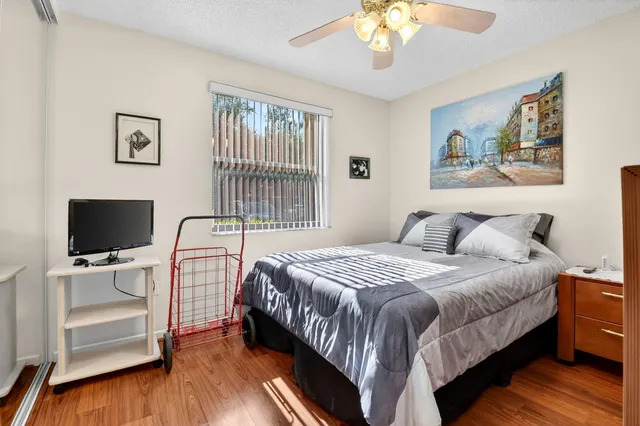 a view of a livingroom with furniture