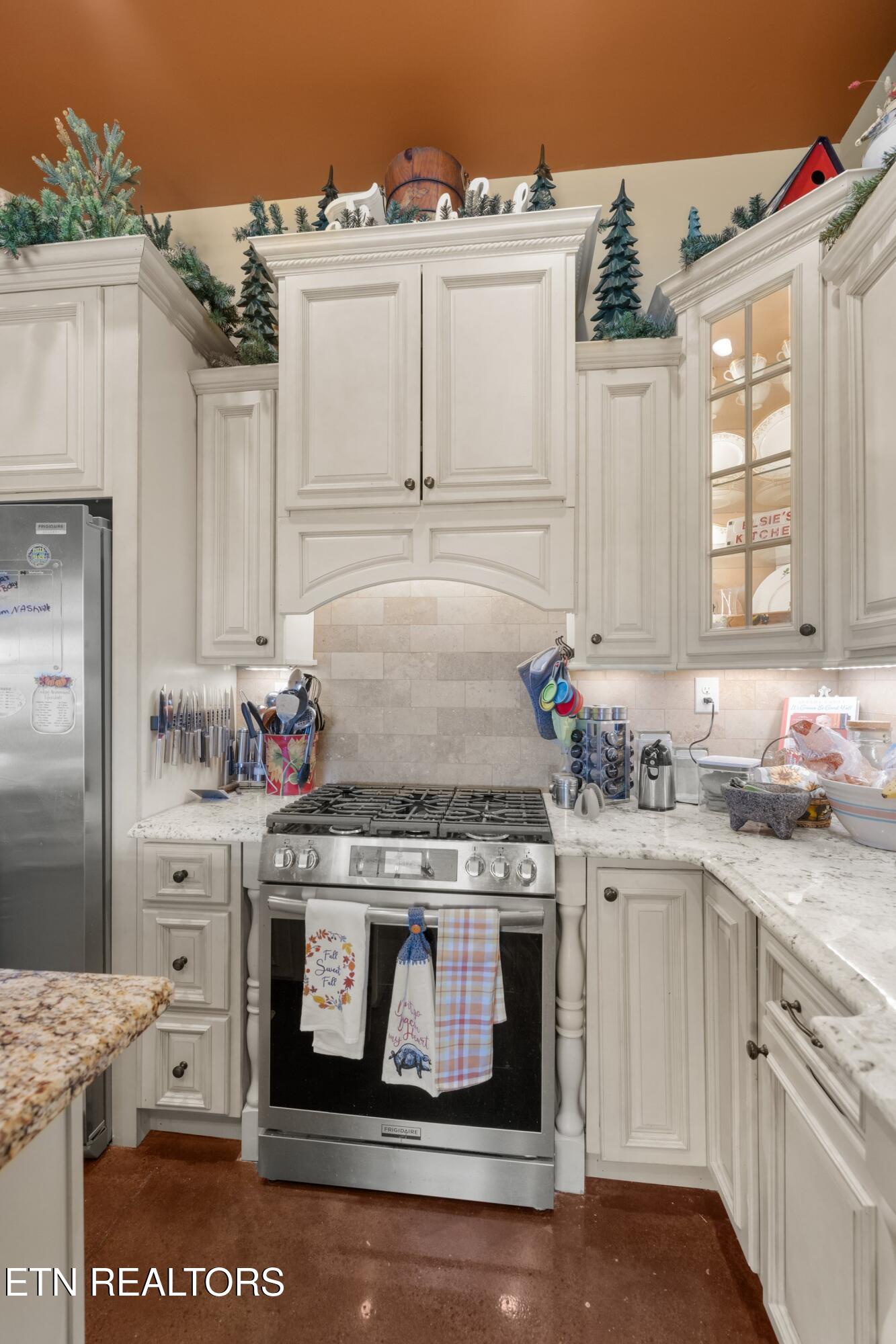 559 Morie Road Dandridge, TN 37725 - Photo 10 of 55 010-559MorieRoad-Dandridge-TN-37725-SMAL