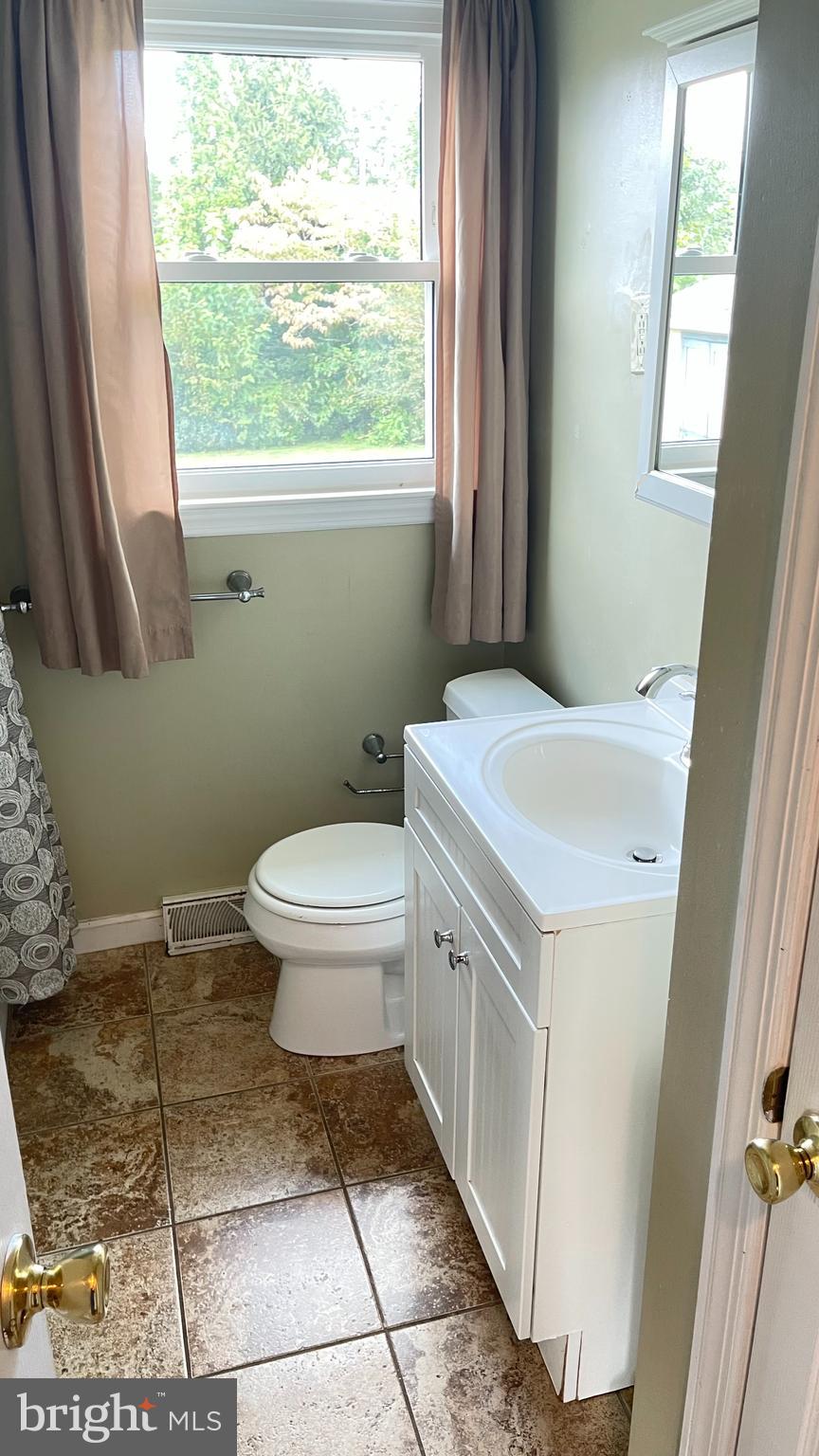 418 Ewingville Road Ewing, NJ 08638 - Photo 5 of 14