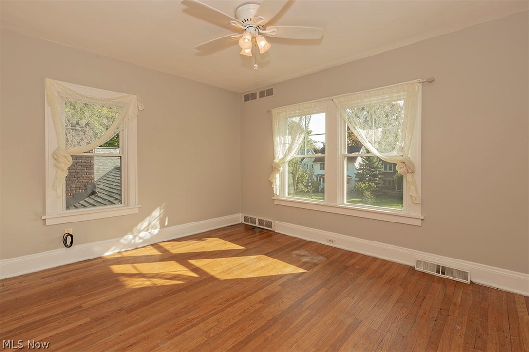 2260 Briarwood Road Cleveland, OH 44118 - Photo 18 of 35