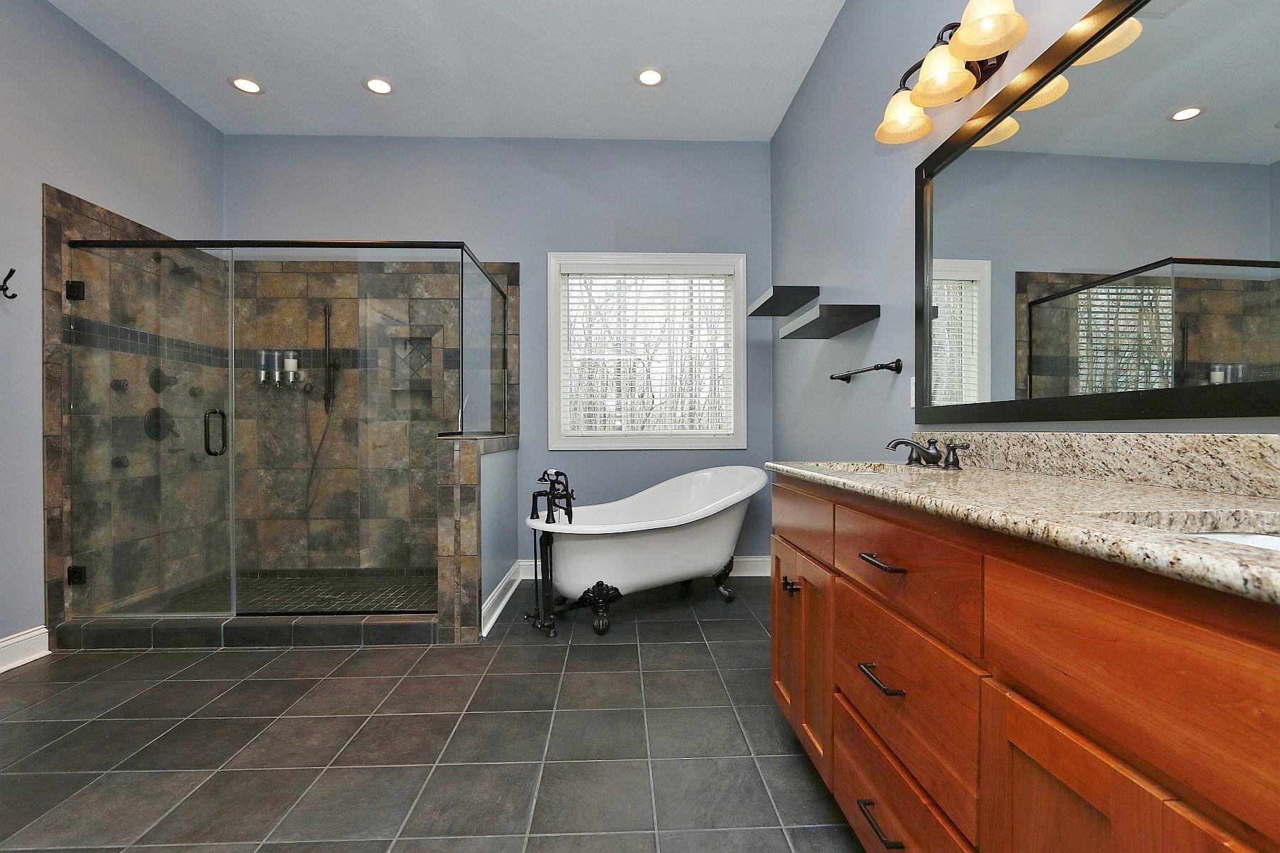 1177 Windlass Road Moneta, VA 24121 - Photo 30 of 91 Master Bath (1)