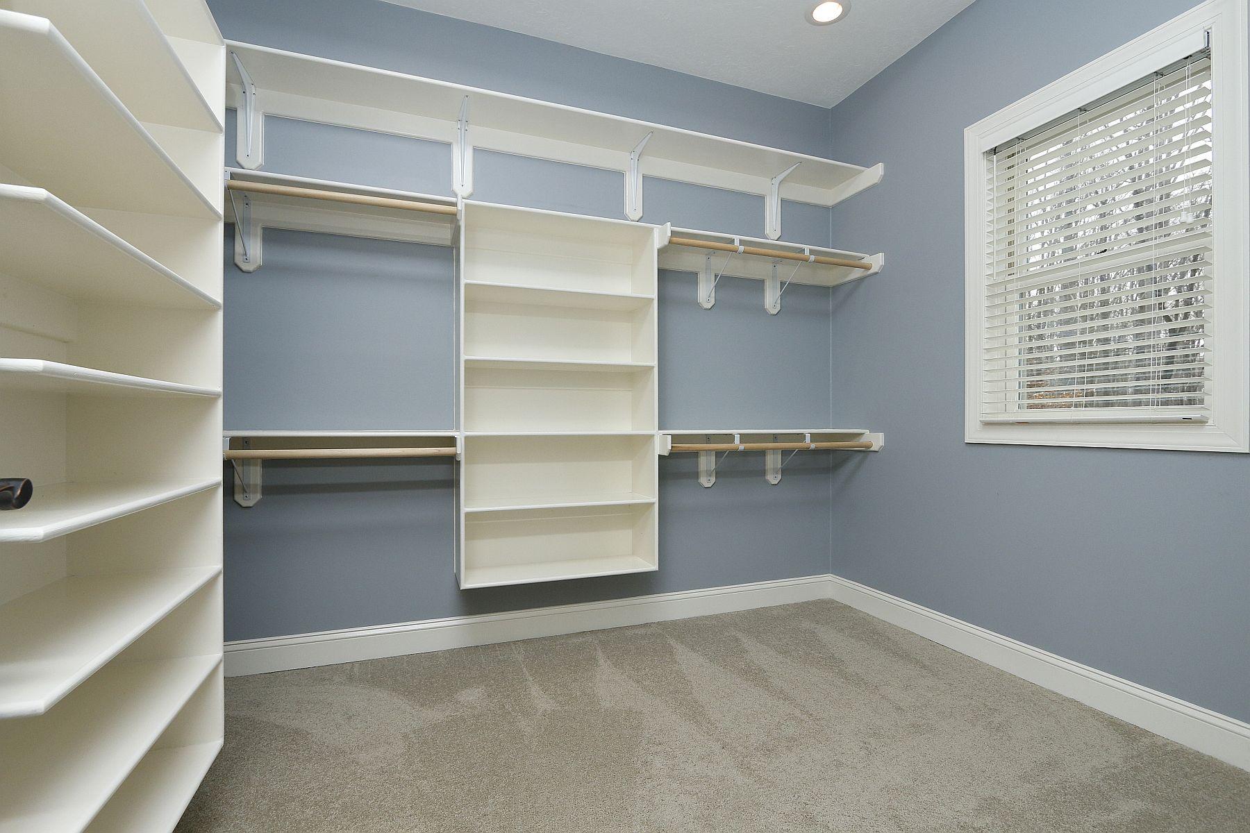 1177 Windlass Road Moneta, VA 24121 - Photo 33 of 91 Master Closet (1)