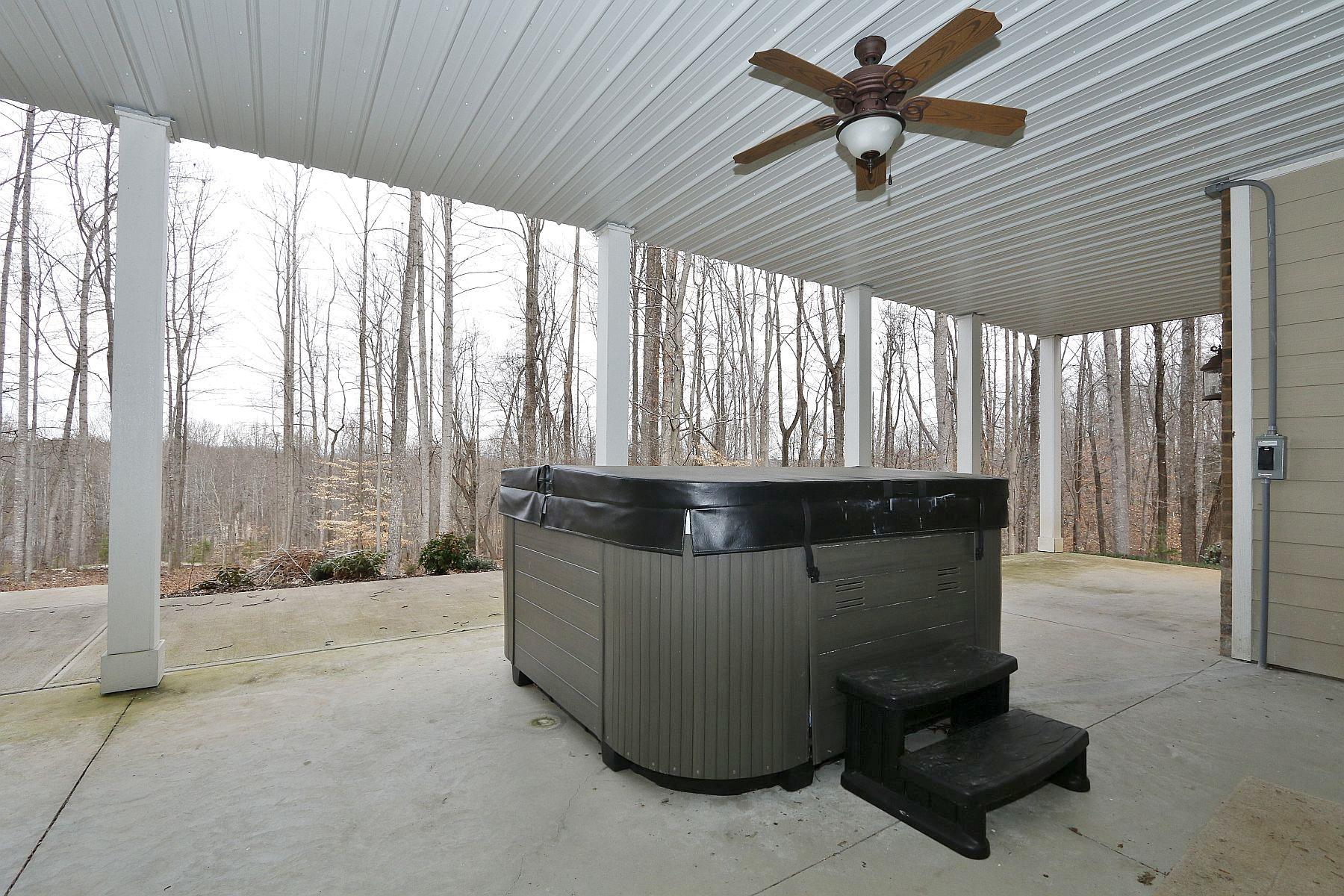 1177 Windlass Road Moneta, VA 24121 - Photo 75 of 91 Lower Level Deck (2)