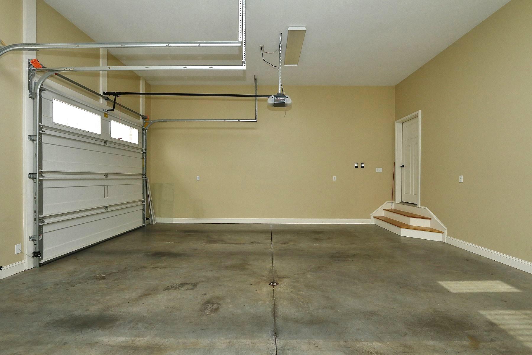 1177 Windlass Road Moneta, VA 24121 - Photo 80 of 91 Garage (1)