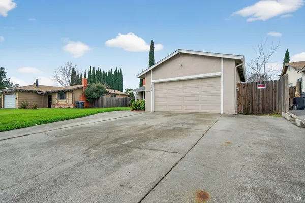 $470,000 | 2013 Cormorant Drive, Fairfield, CA 94533