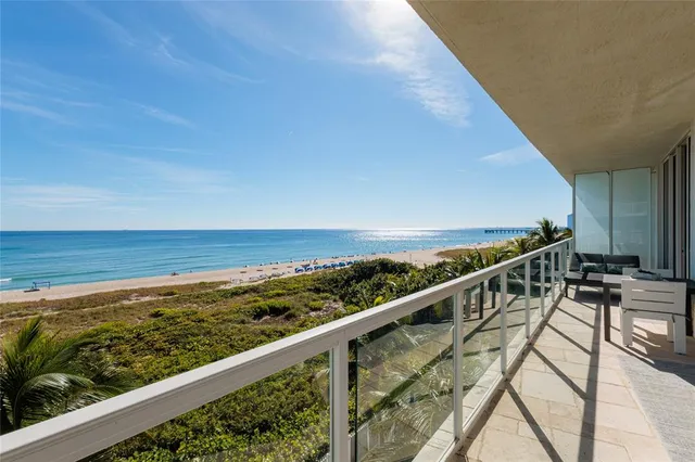 $1,975,000 | 704 North Ocean Boulevard, Unit 404, Pompano Beach, FL 33062