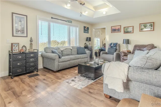 $750,000 | 208 River Road, Hammond, NY 13646