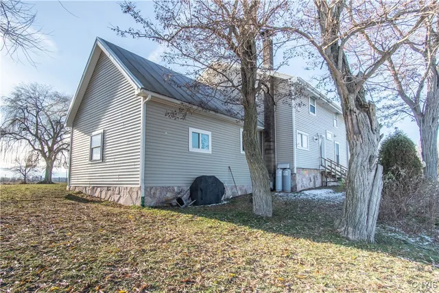 $750,000 | 208 River Road, Hammond, NY 13646