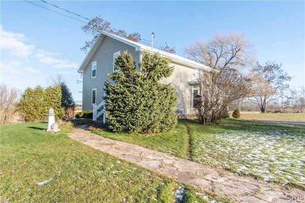 $750,000 | 208 River Road, Hammond, NY 13646