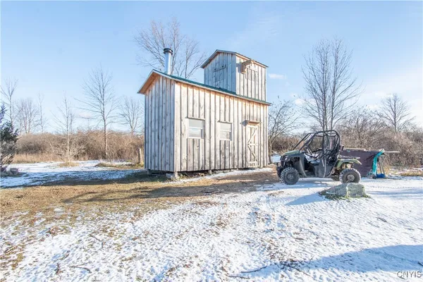 $750,000 | 208 River Road, Hammond, NY 13646