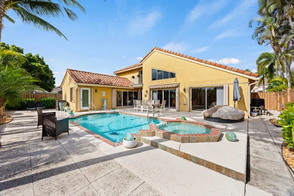 $825,000 | 5597 Descartes Circle, Boynton Beach, FL 33472