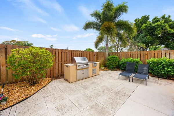 $825,000 | 5597 Descartes Circle, Boynton Beach, FL 33472