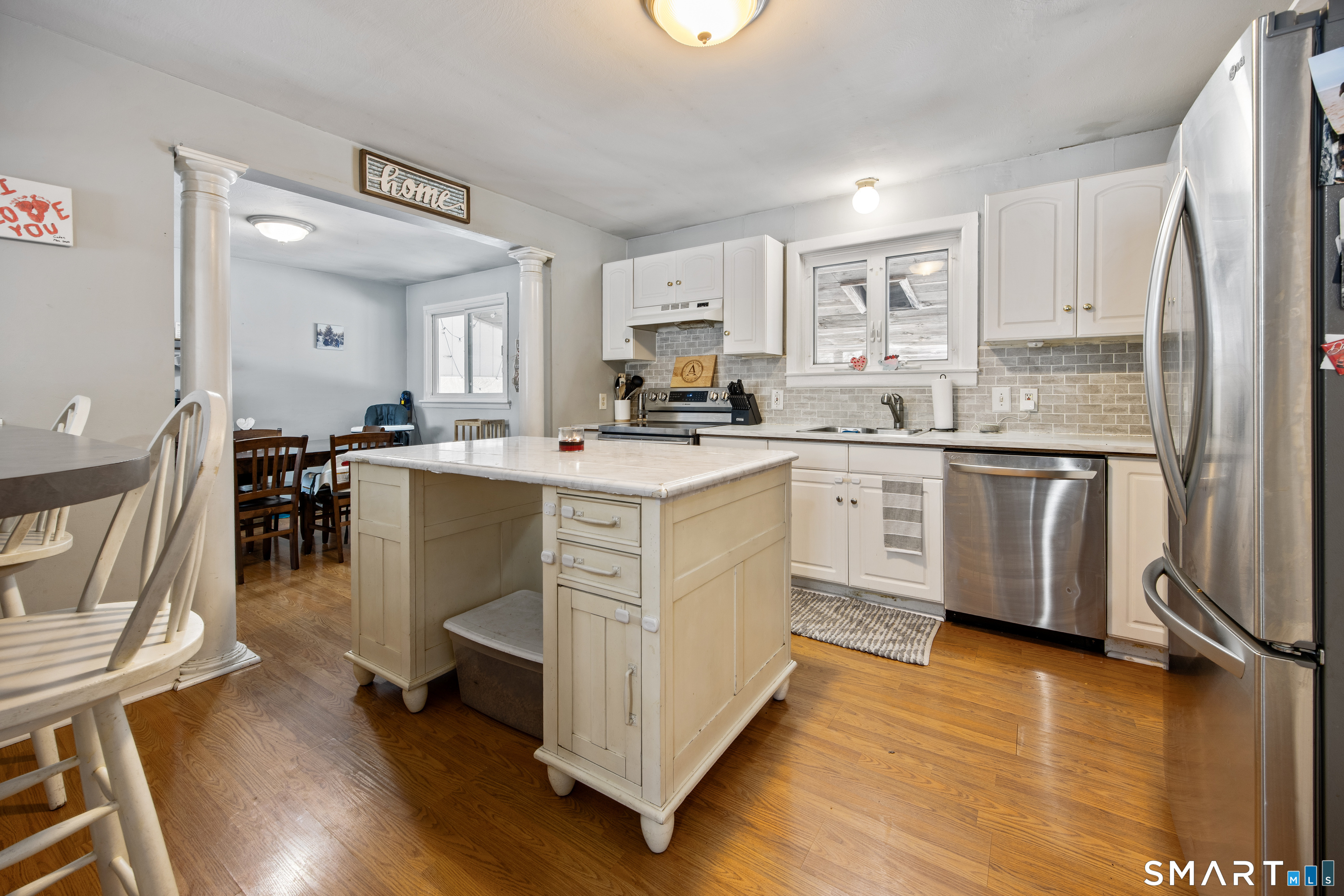 38 Mountain Road Cheshire, CT 06410 - Photo 7 of 35
