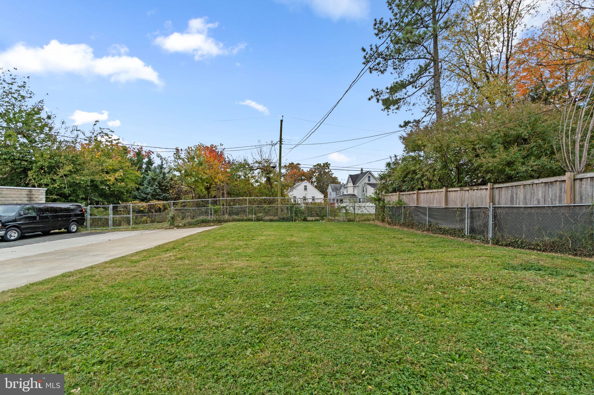 4525 Mainfield Avenue Baltimore, MD 21214 - Photo 26 of 33 a view of a backyard