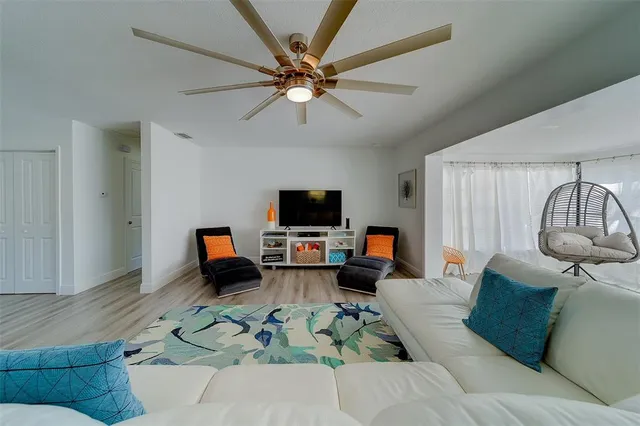 $4,900 | 2109 Bayshore Drive, Belleair Beach, FL 33786