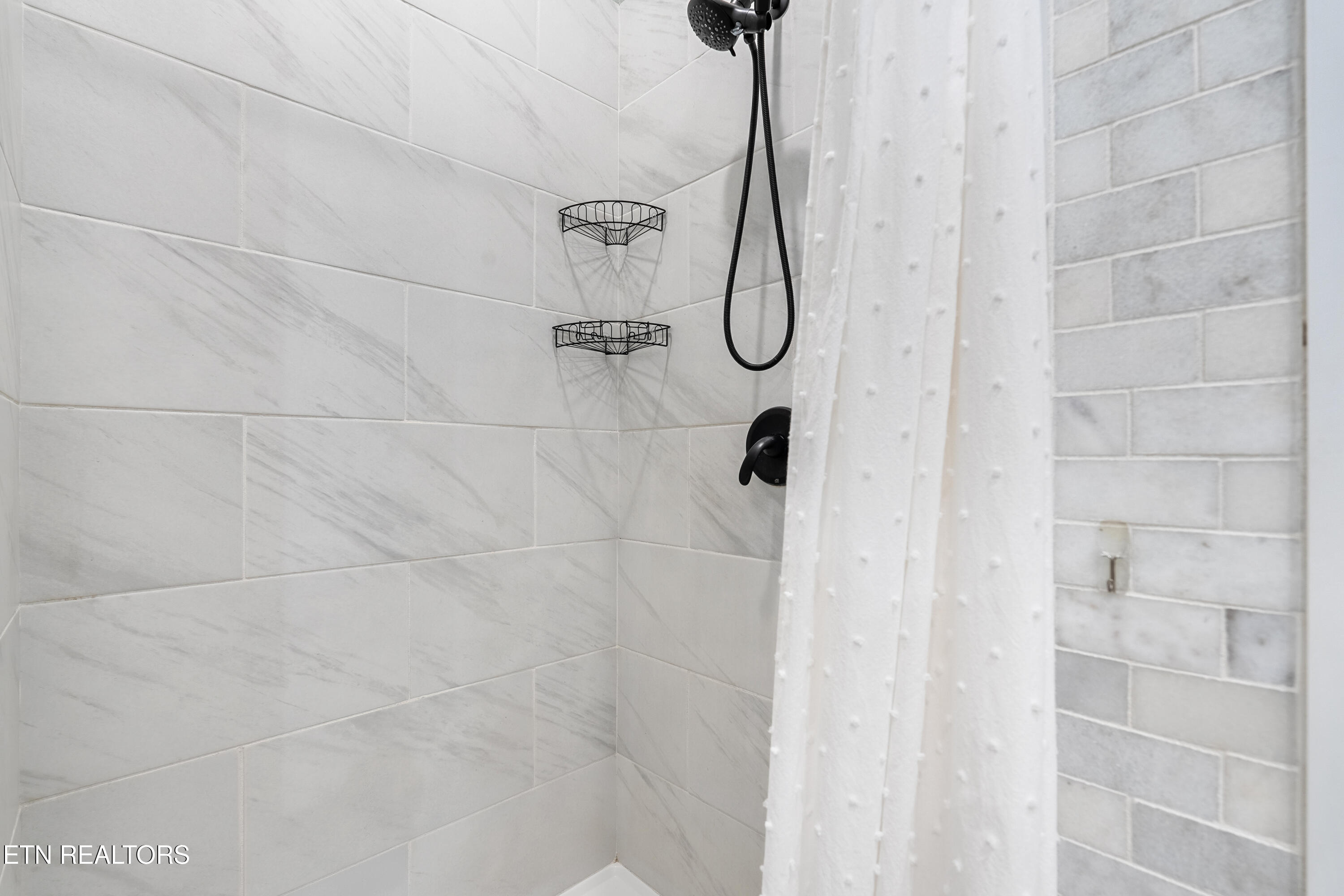 136 Pocola Way Loudon, TN 37774 - Photo 19 of 53 Master Shower