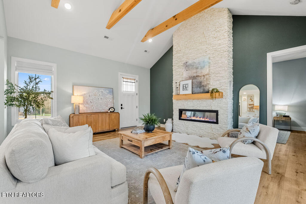 136 Pocola Way Loudon, TN 37774 - Photo 6 of 53 Great Room