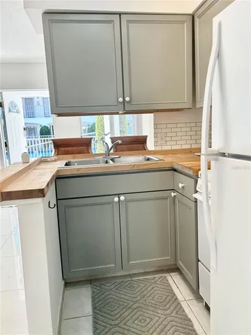 $110,000 | 4035 South School Avenue, Unit B3, Sarasota, FL 34231