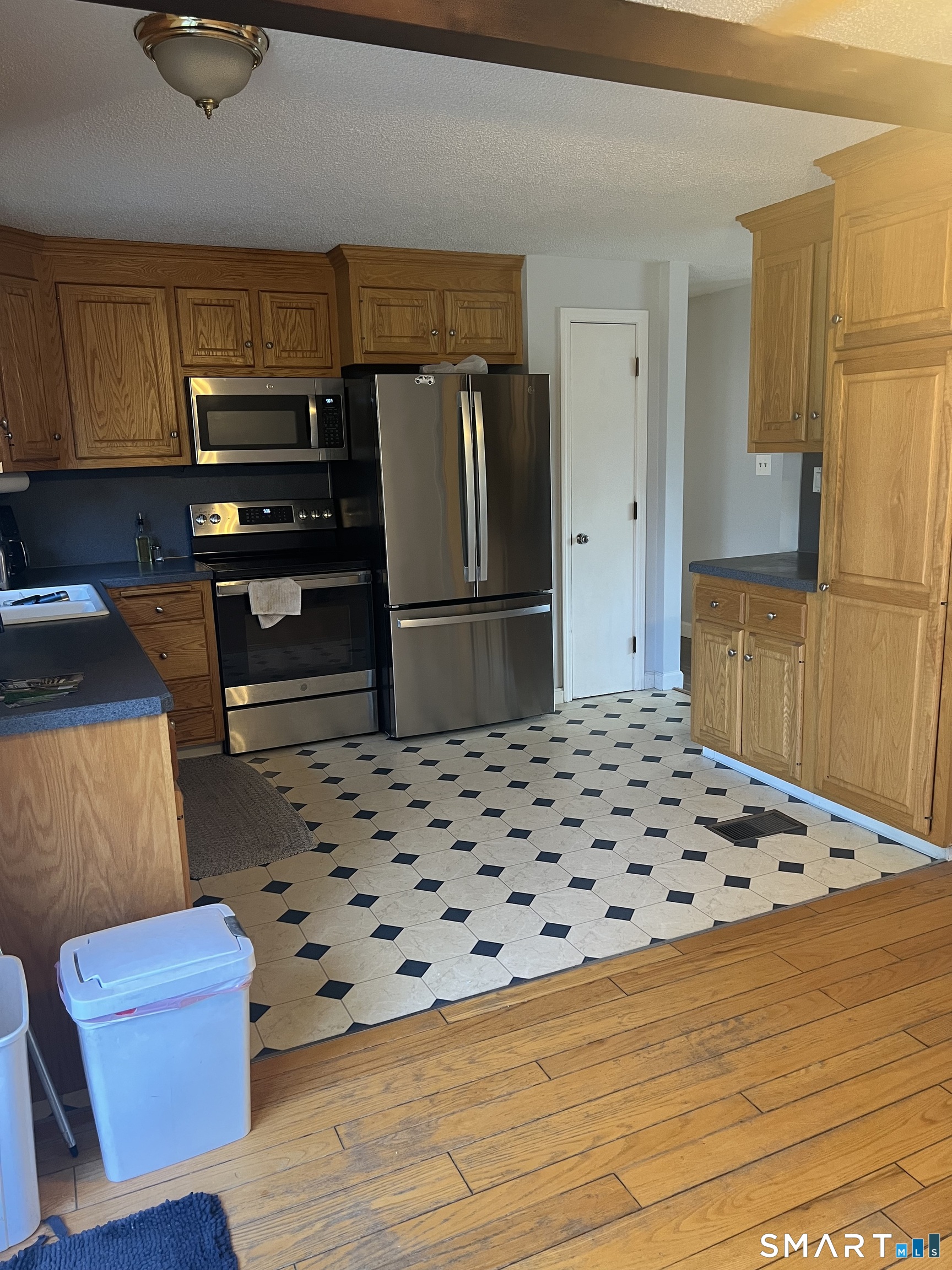 47 Robin Street Bristol, CT 06010 - Photo 8 of 39