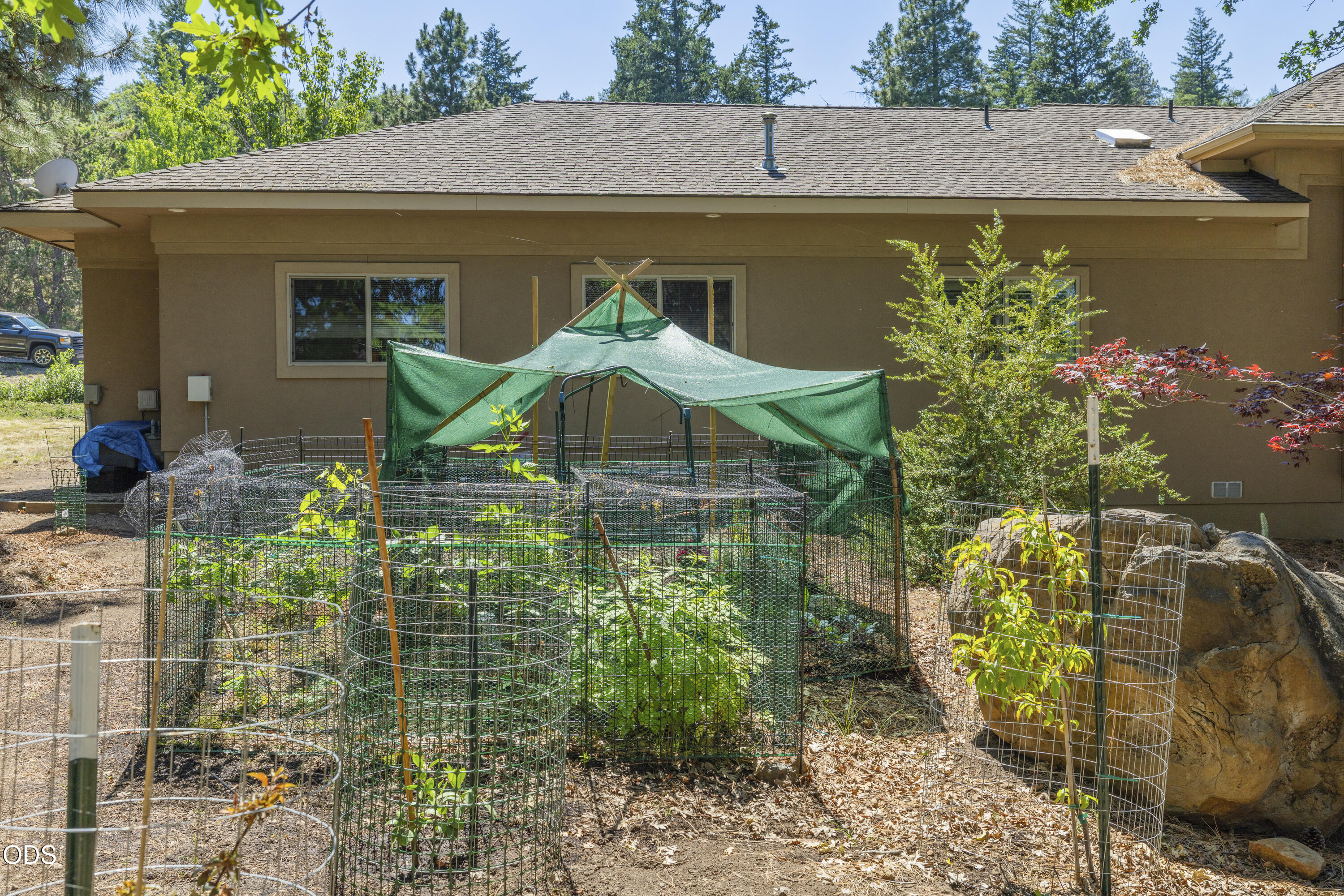 6749 Cooper's Hawk Road Klamath Falls, OR 97601 - Photo 12 of 60