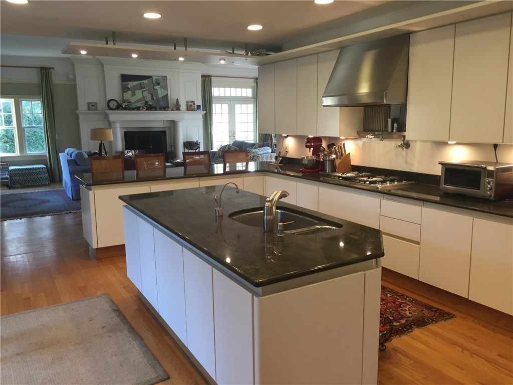 2 Sequan Road Westerly, RI 02891 - Photo 3 of 15