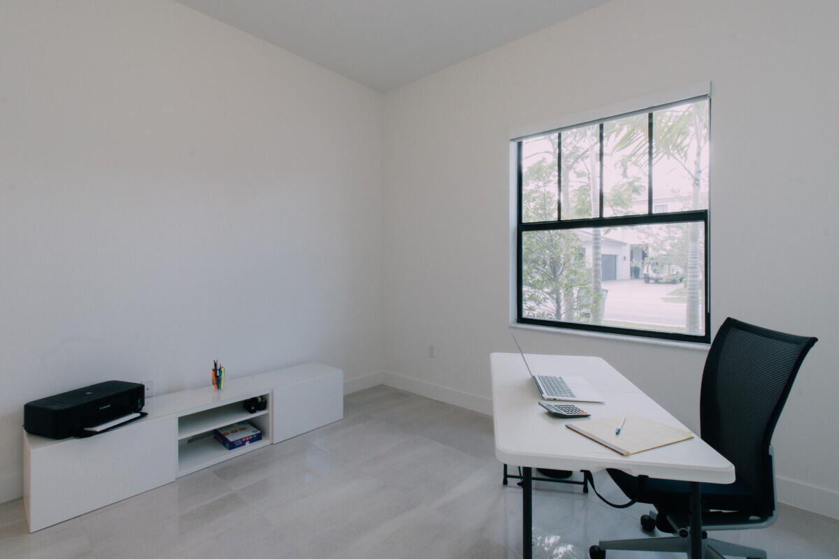 17451 Southwest 41st Street Miramar, FL 33029 - Photo 15 of 21 15