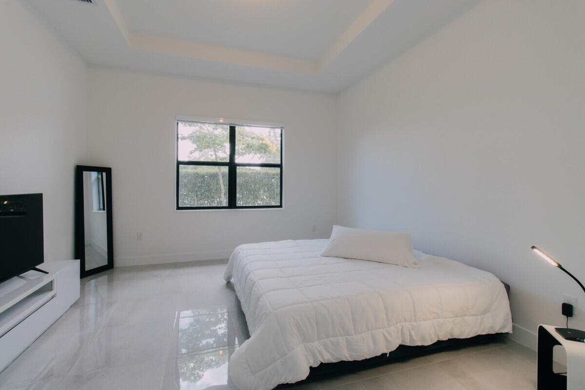 17451 Southwest 41st Street Miramar, FL 33029 - Photo 7 of 21 7