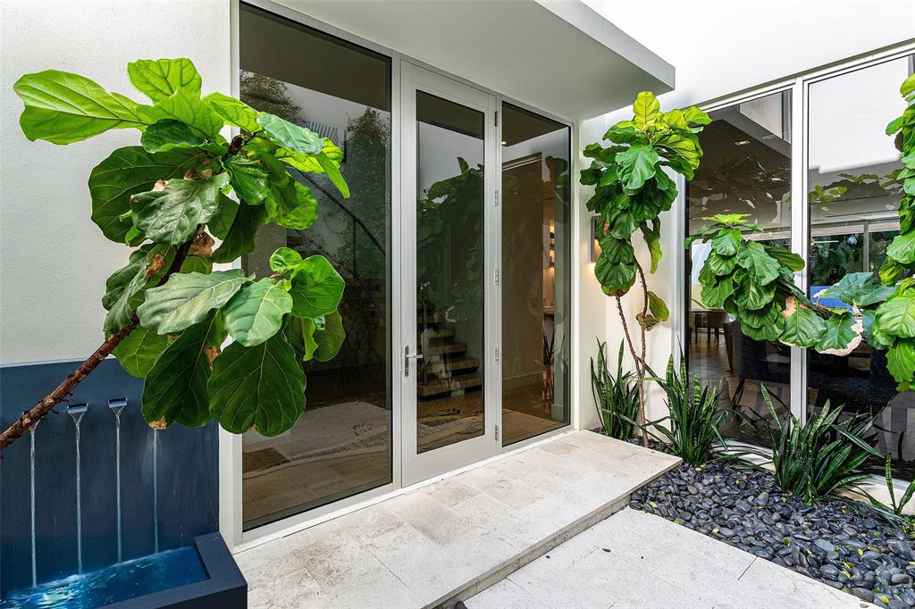 1022 Langer Way Delray Beach, FL 33483 - Photo 3 of 32