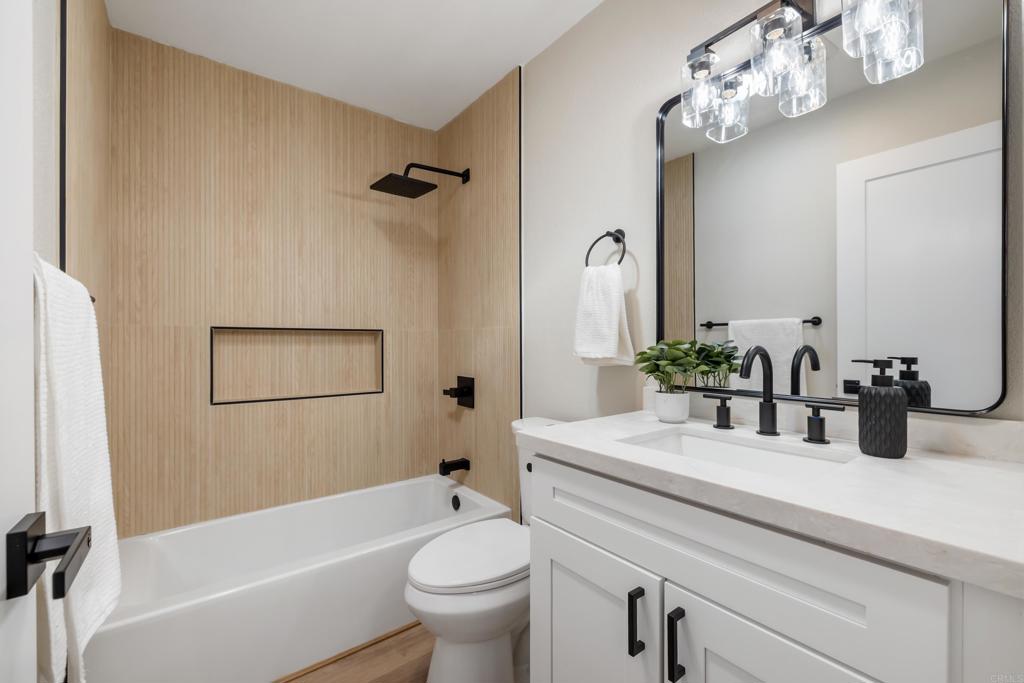 575 Otay Lakes Road, Unit 48 Chula Vista, CA 91913 - Photo 40 of 50 Secondary Bathroom