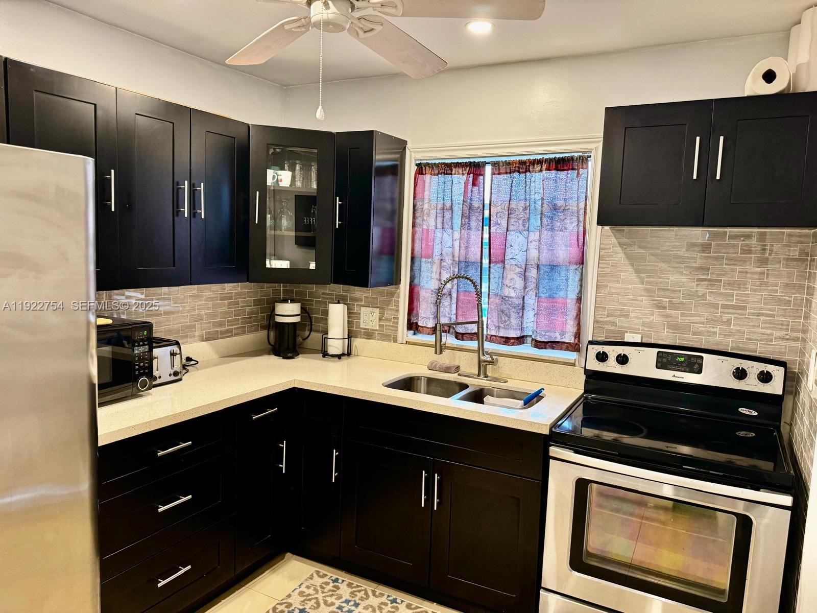 5300 Washington Street, Unit H236 Hollywood, FL 33021 - Photo 3 of 18