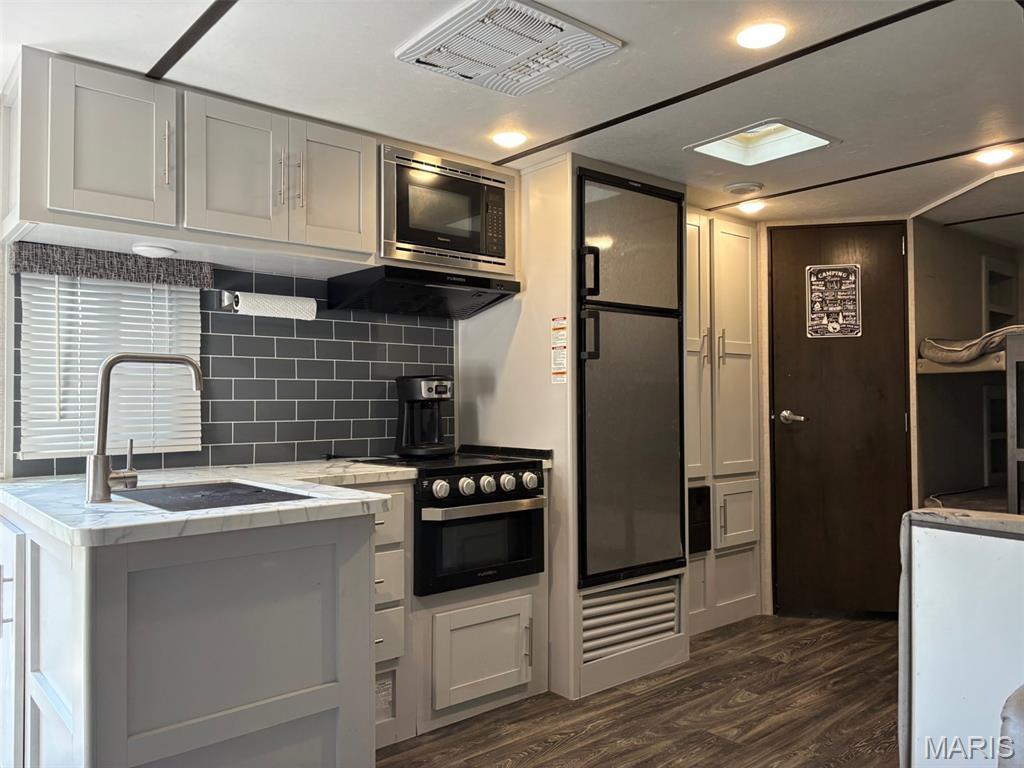 87 Rocky Ridge Road New Florence, MO 63363 - Photo 8 of 9