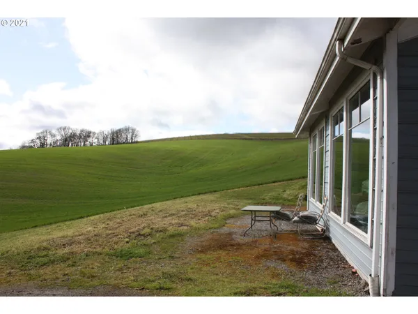 a view of a outdoor space