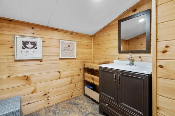 $520,000 | 43-45 Elm Street, Bristol, NH 03222