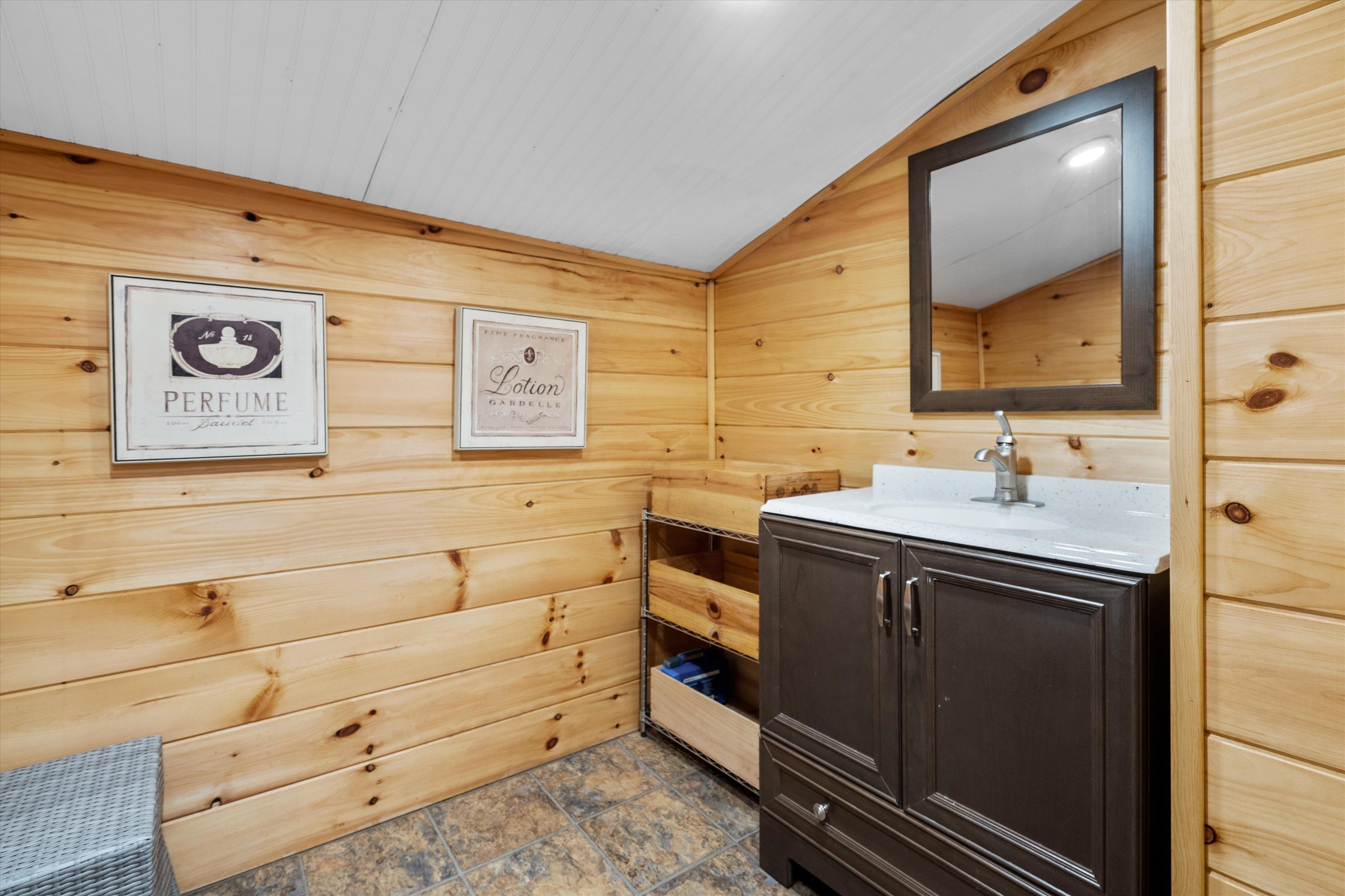 43-45 Elm Street Bristol, NH 03222 - Photo 19 of 48