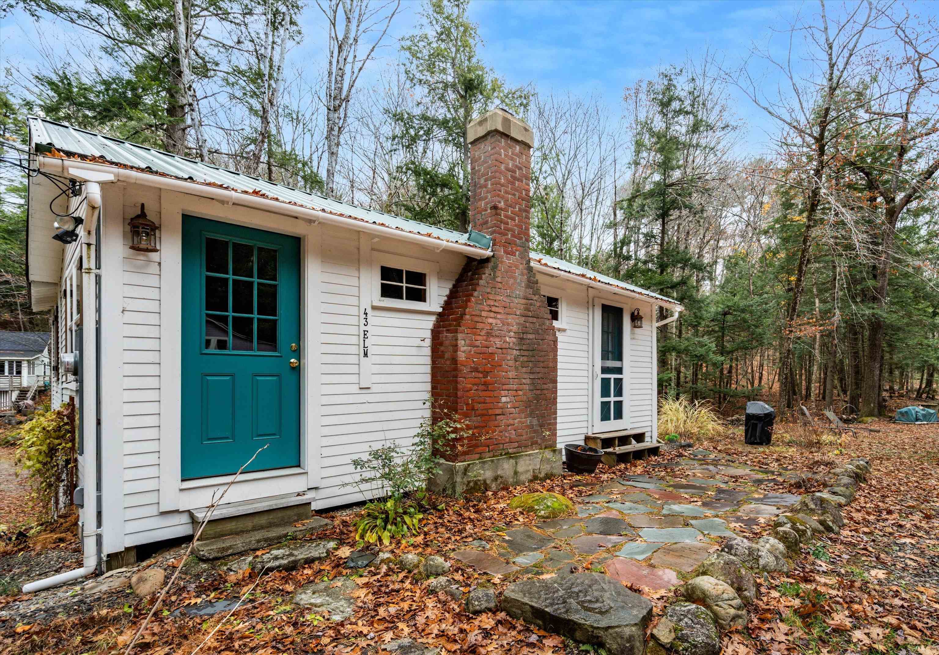 43-45 Elm Street Bristol, NH 03222 - Photo 6 of 48